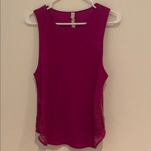 Lululemon into the sun magenta tee.